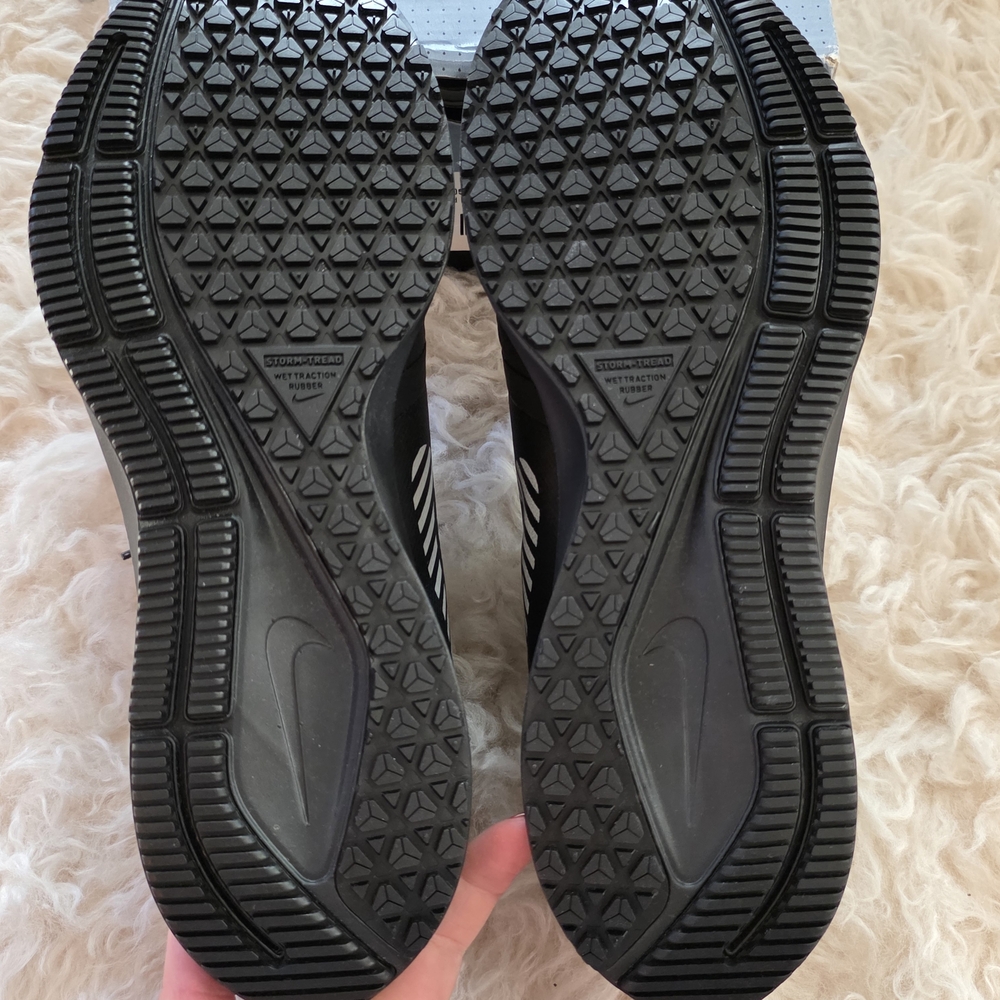 Nike Men's Black Running Shoes - Picture 5 of 10